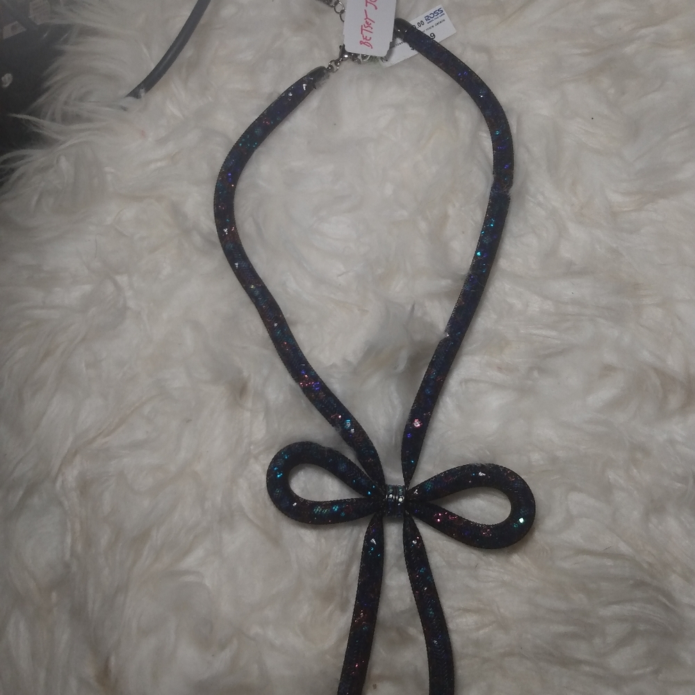 Necklaces - Picture 4 of 12
